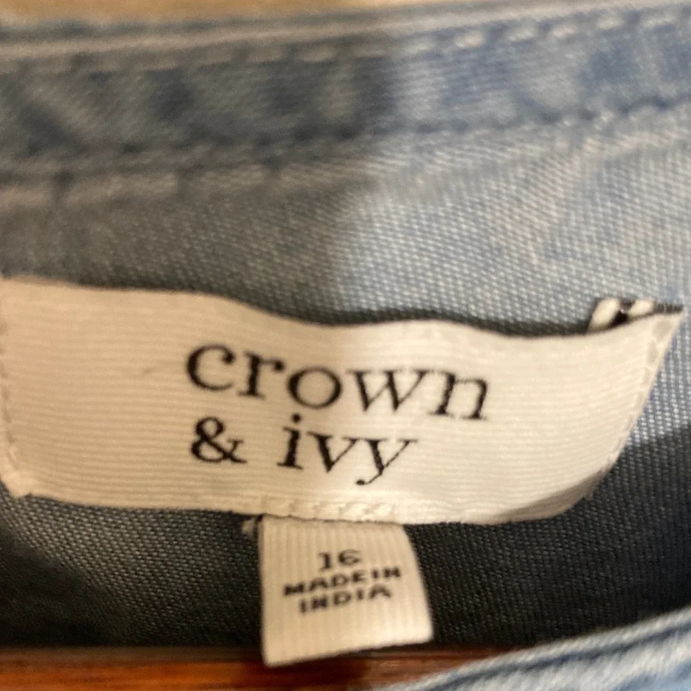 Crown & Ivy Blue Kids Dress with Embroidery in great preowned condition Sz16